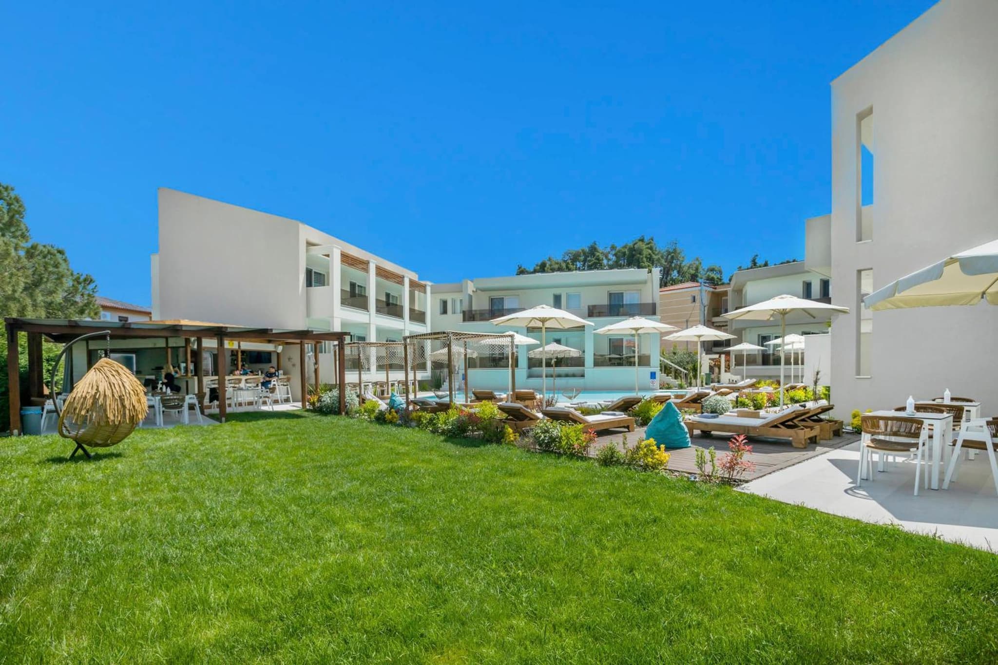 Mirablue Luxury Residences photo 7