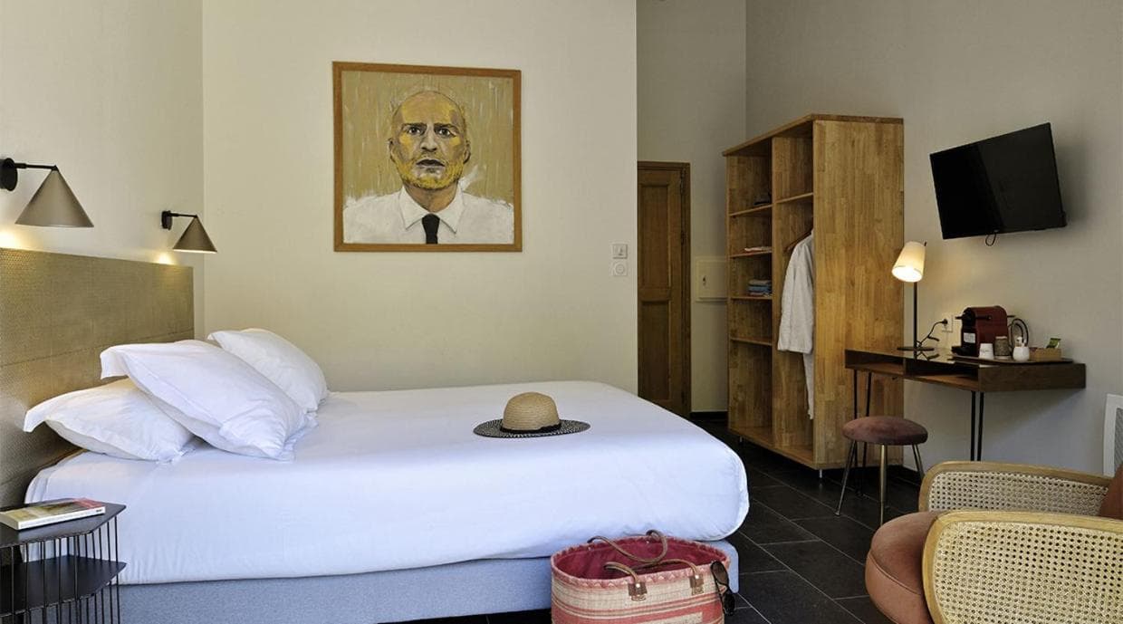 hotel room