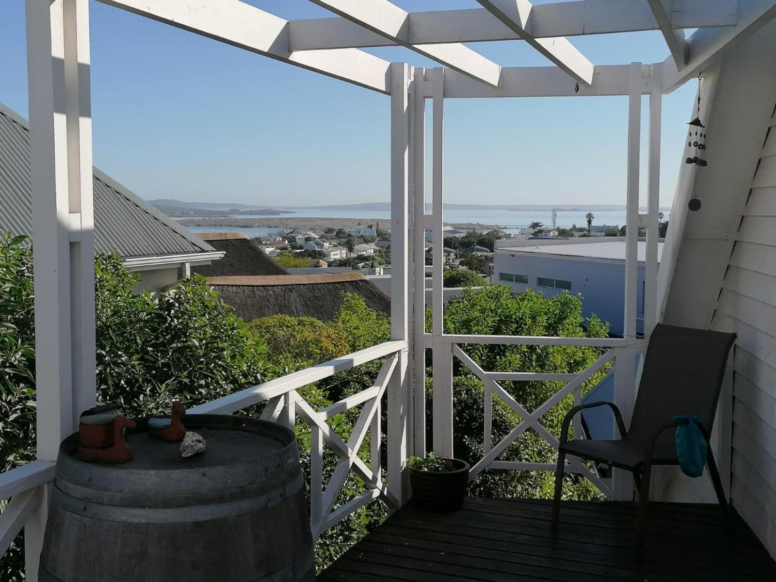 Llamedos Loft with sea view