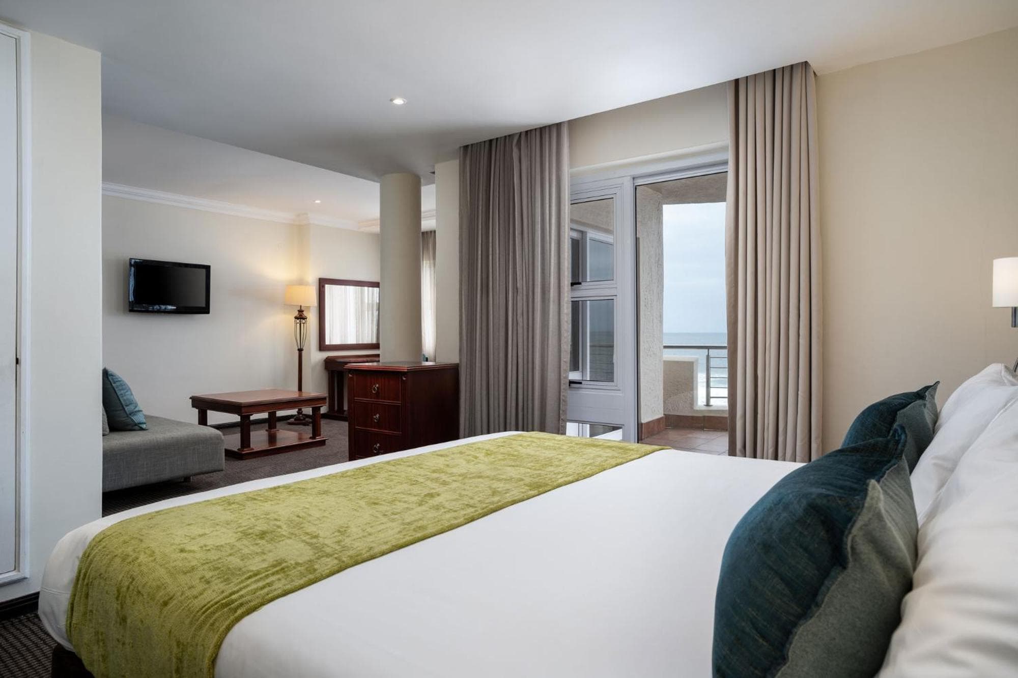 Premier Hotel Regent photo 2