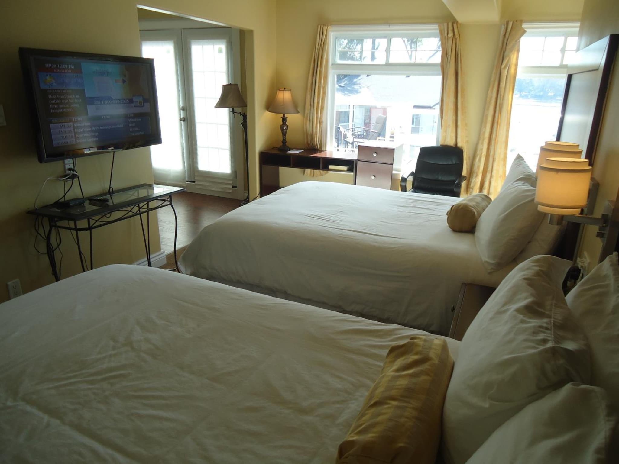 Bayside Inn & Waterfront Suites photo 7