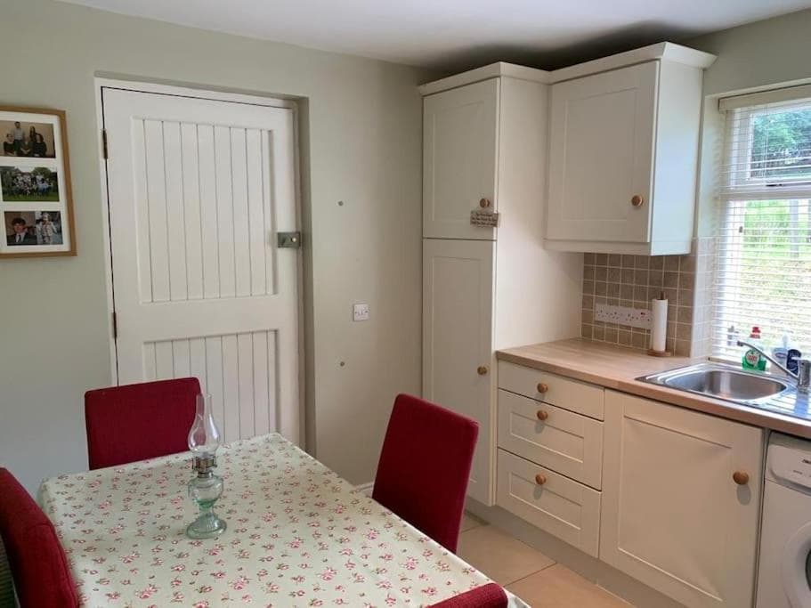 Butler's Cottage, Letterkenny photo 3