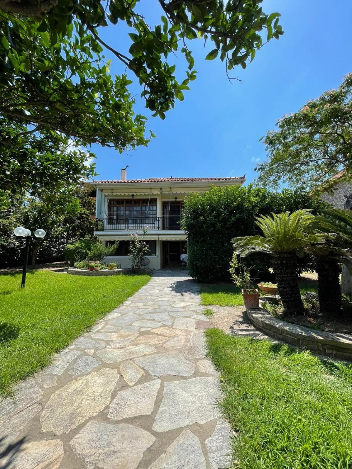 Evian house photo 7