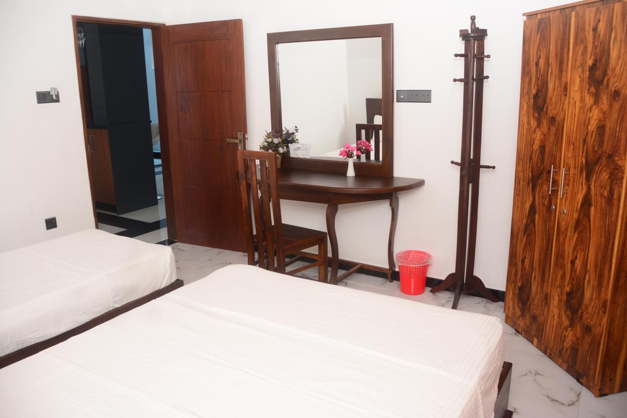 Concey Transit Hotel Airport view photo 9