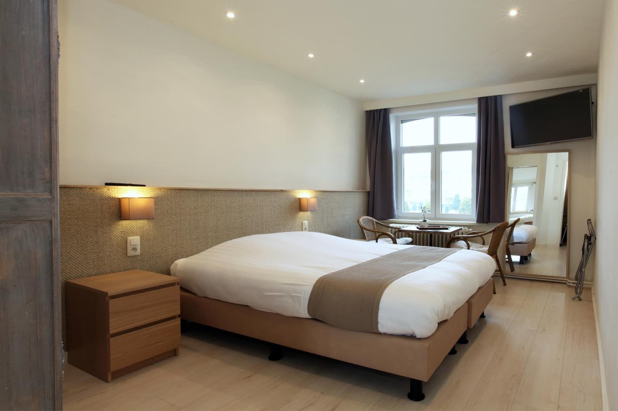 Hotel Cecil photo 2