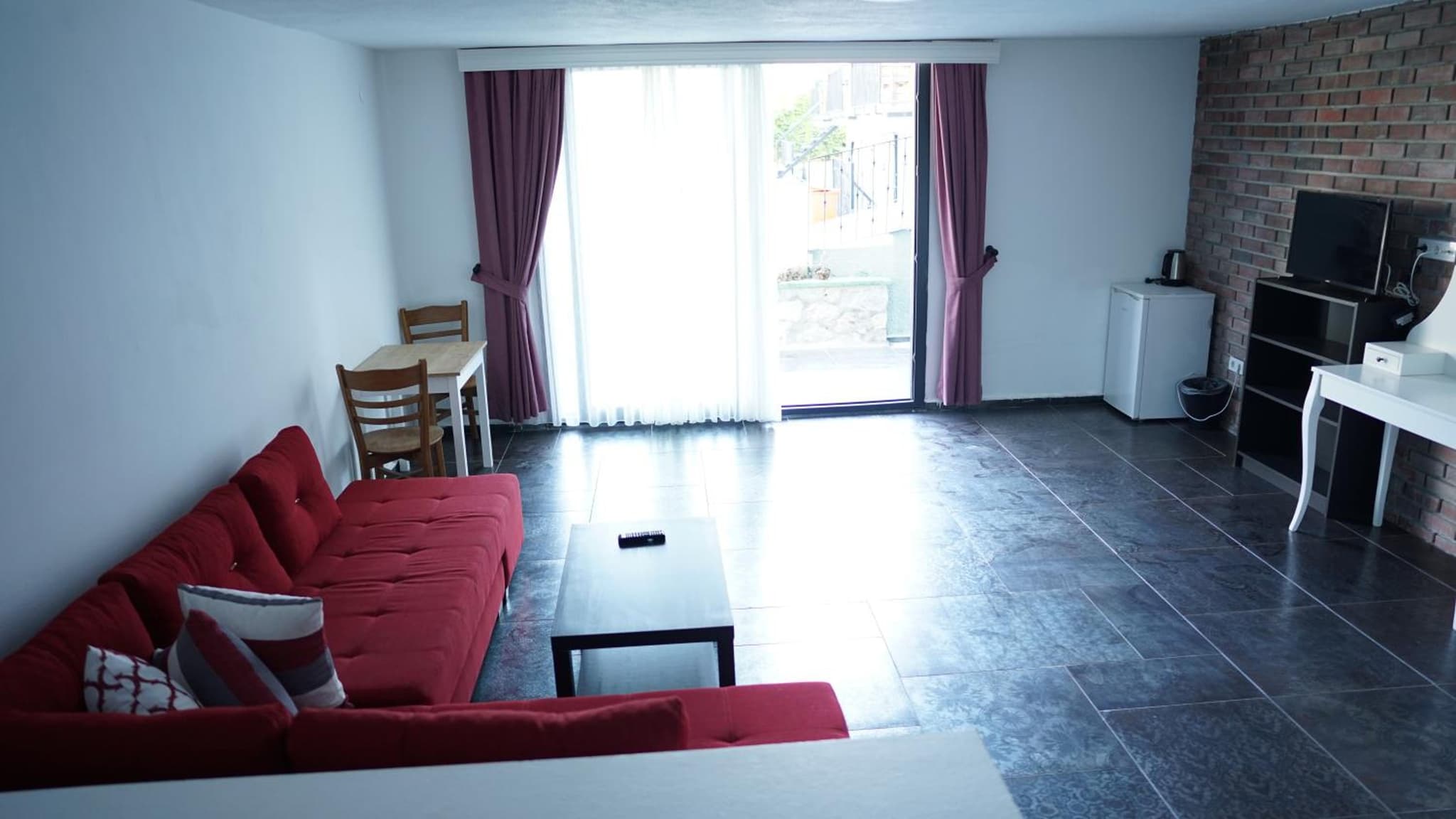 Karyada Hotel photo 5