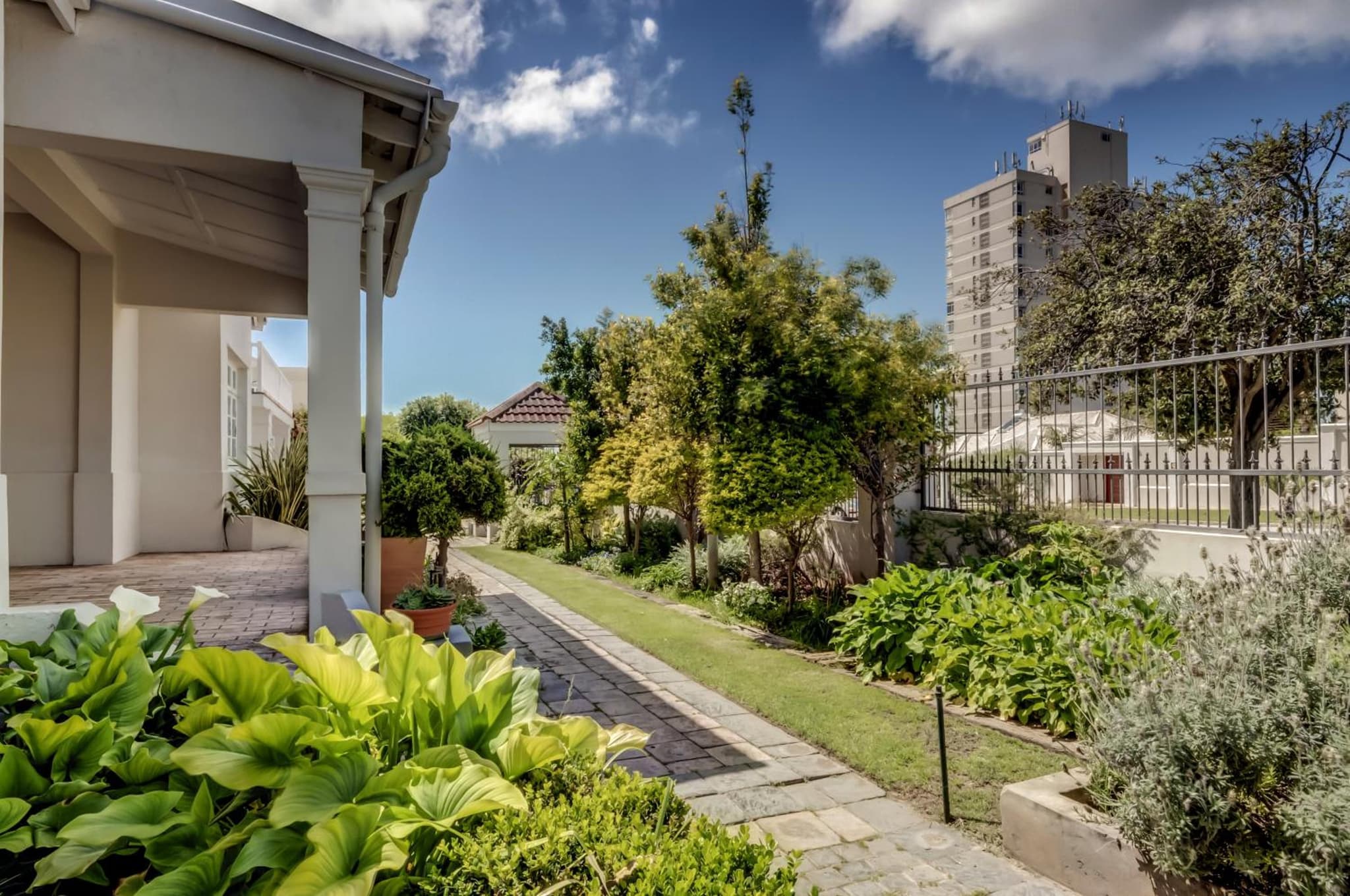 First Avenue Guesthouse photo 2