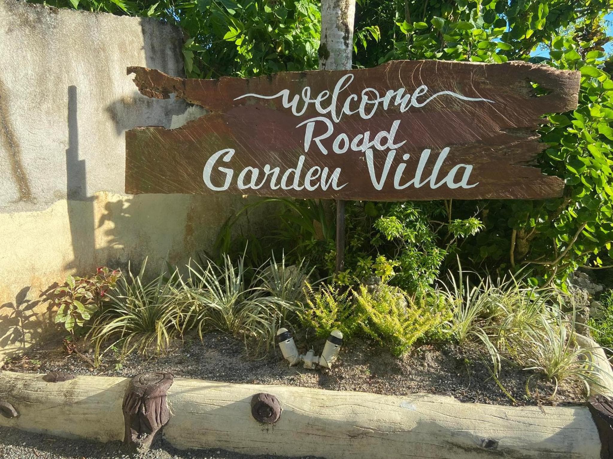 Road Garden Villa