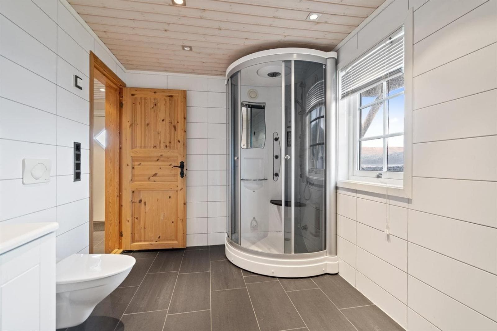 Idyllisk sjøhus på Naurstad photo 9