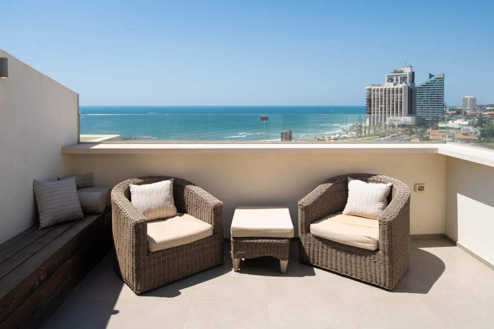 Sea front panoramic duplex roof-top photo 9
