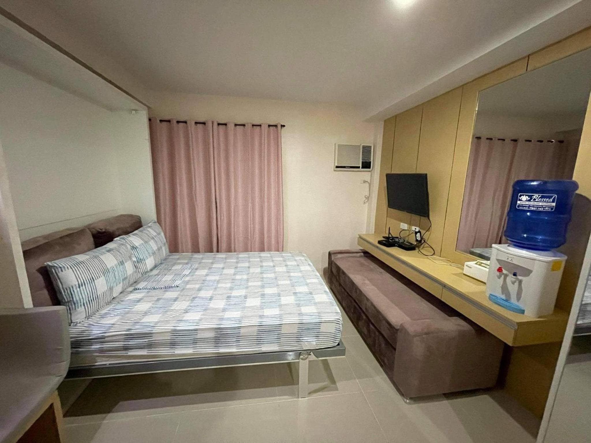 Free WI-FI and Pool Persimmon Condominium photo 2