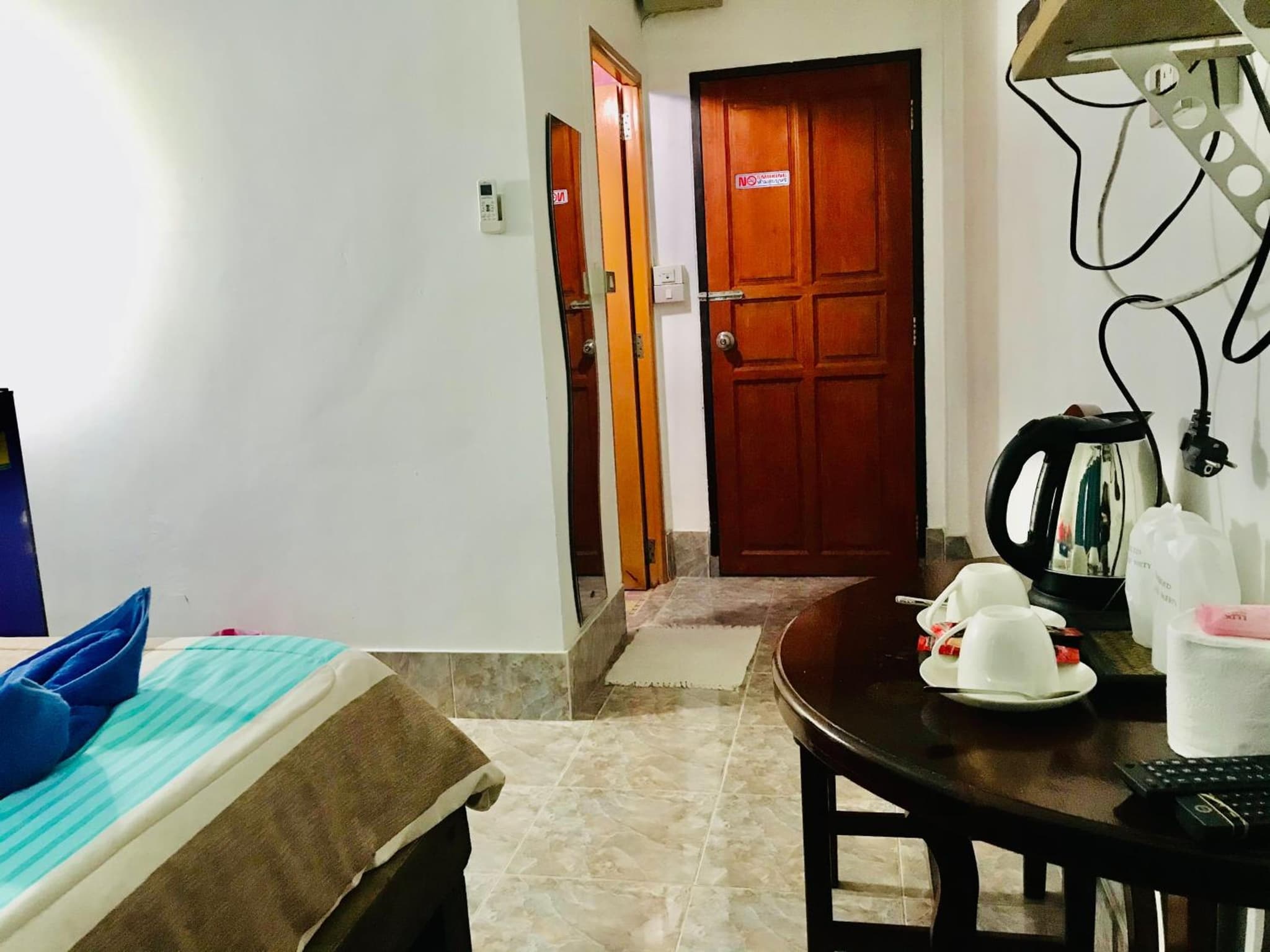 Miss Hong House photo 9