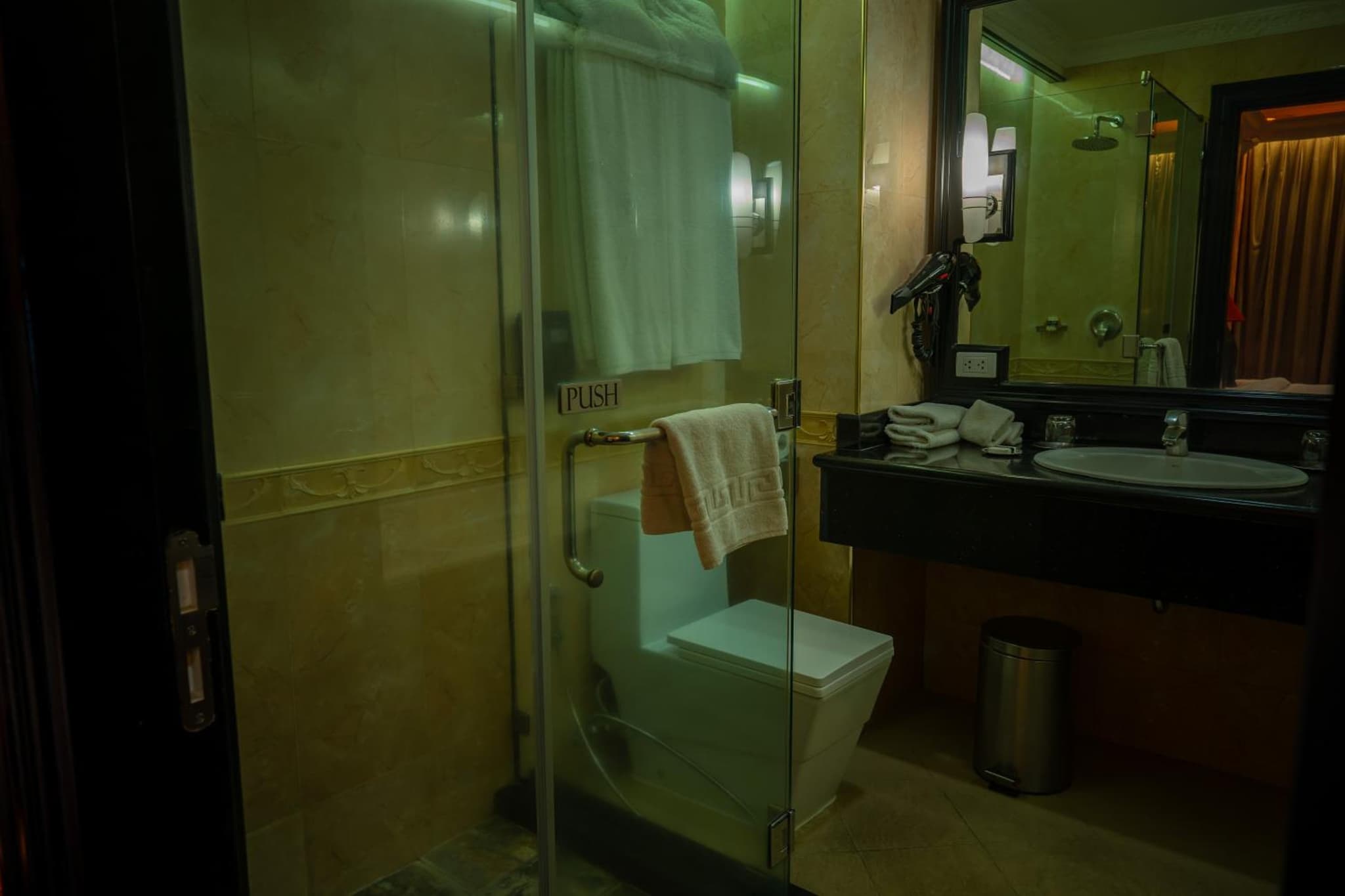 Fields Plaza Hotel by ABC photo 3