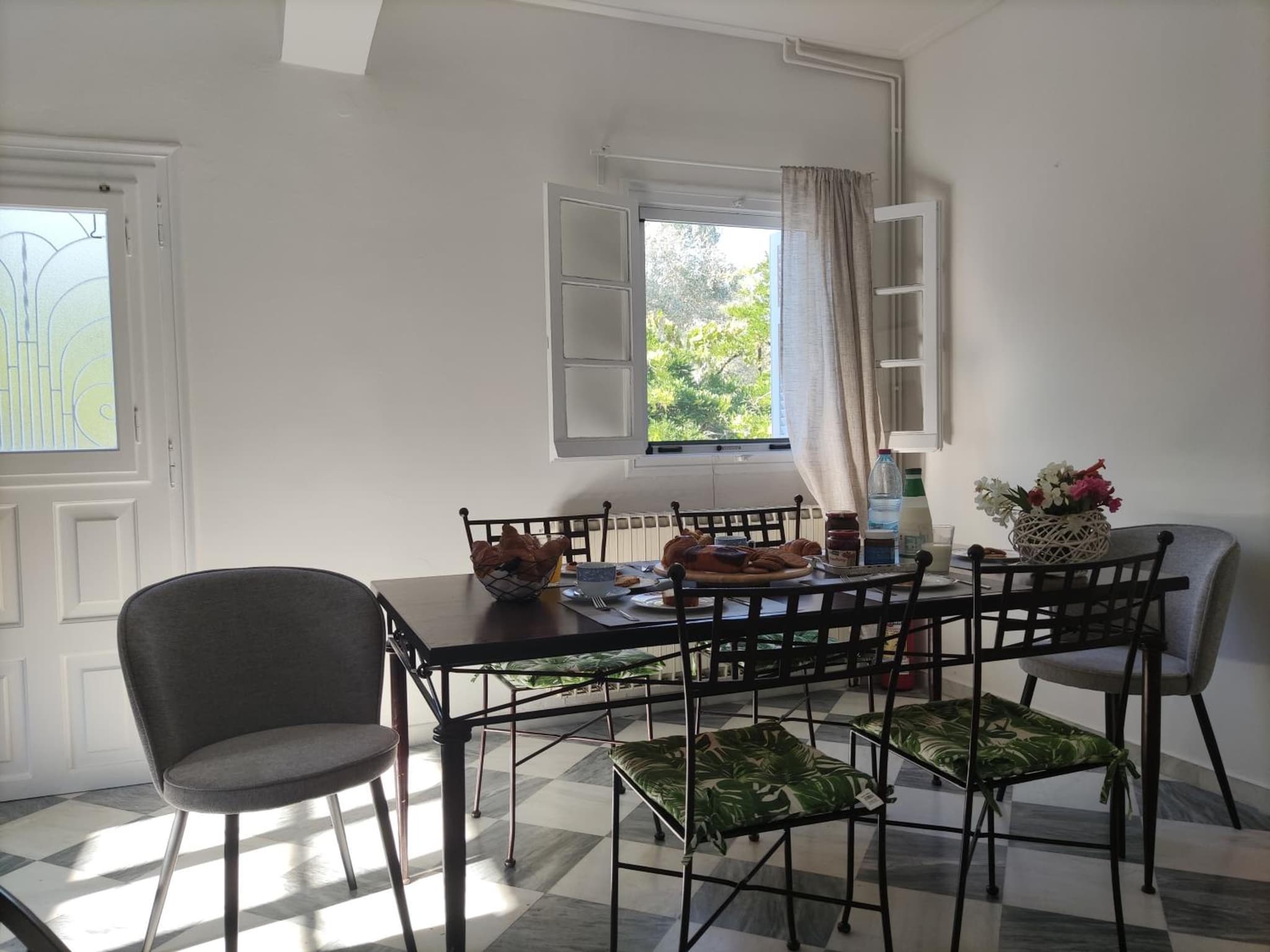 Olive Hill House photo 3