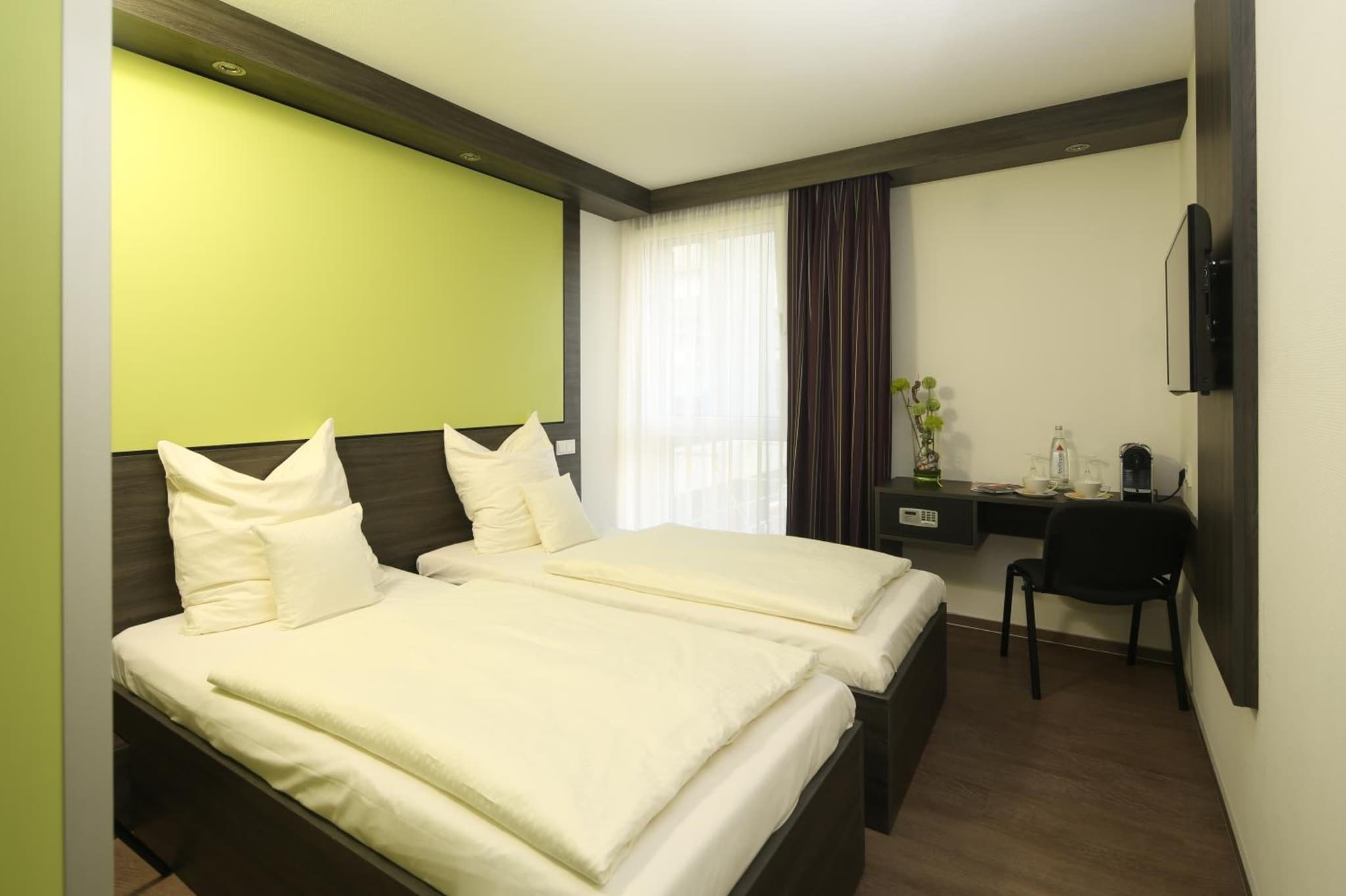 Economy-Hotel photo 2
