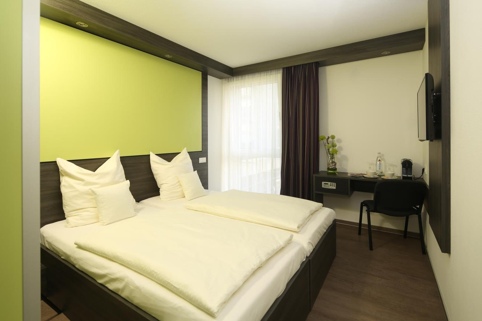 Economy-Hotel photo 8