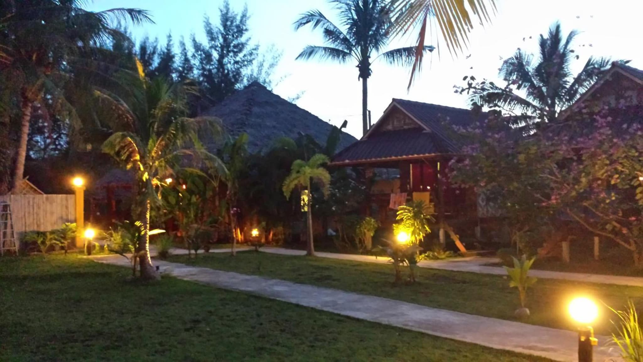 Lanta Pearl Beach Resort photo 4