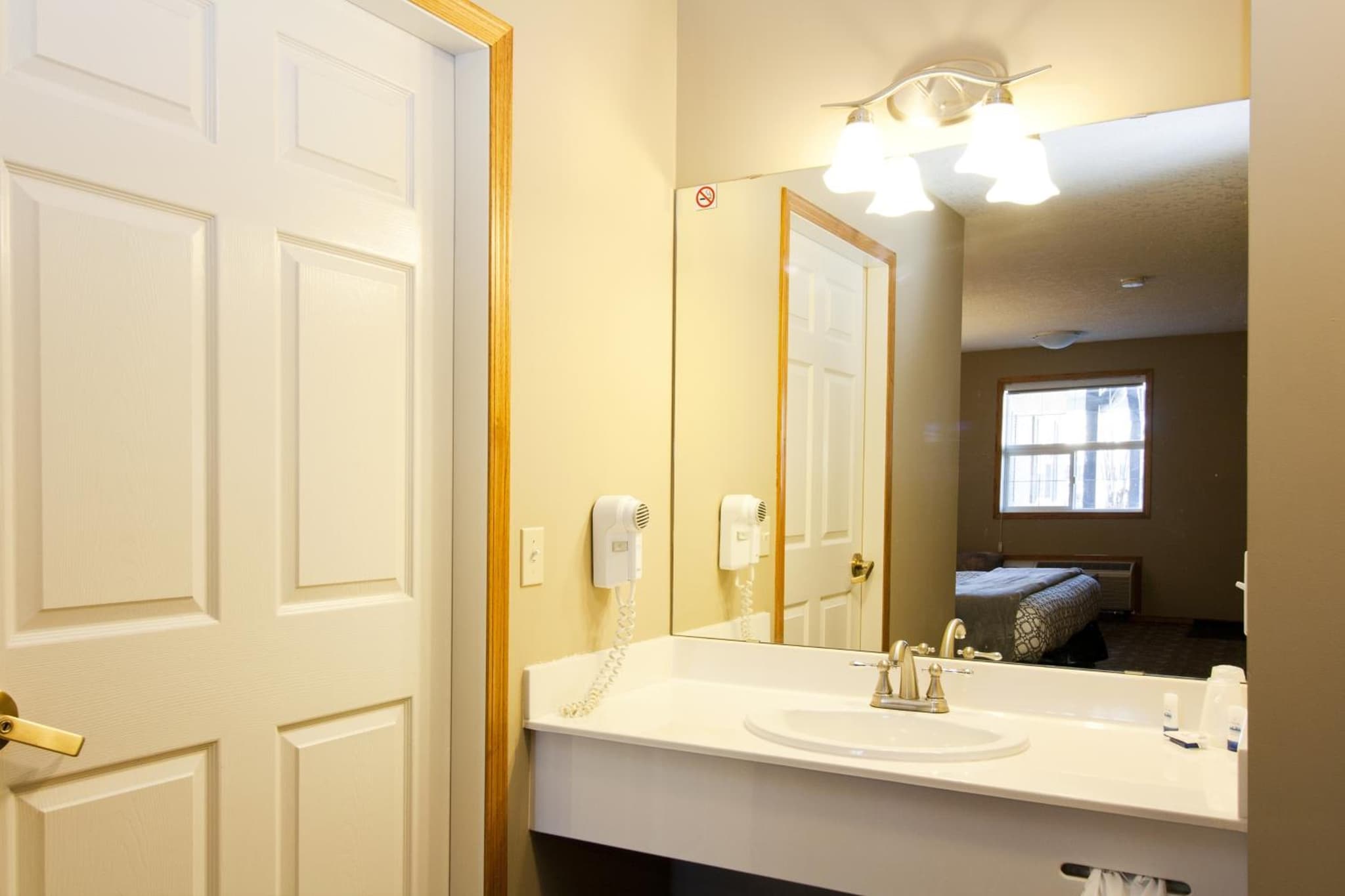 Bow River Inn photo 6