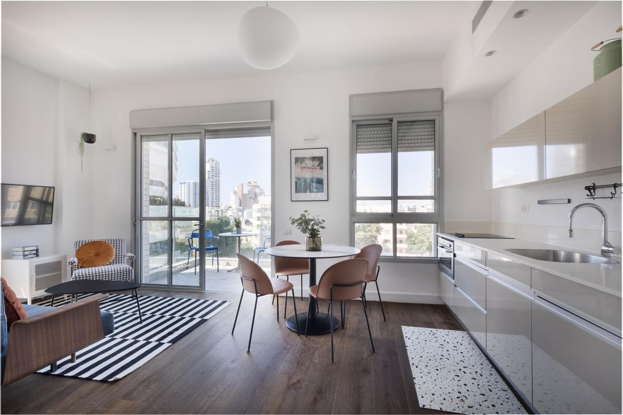 Bauhaus Boutique by TLV2RENT photo 6