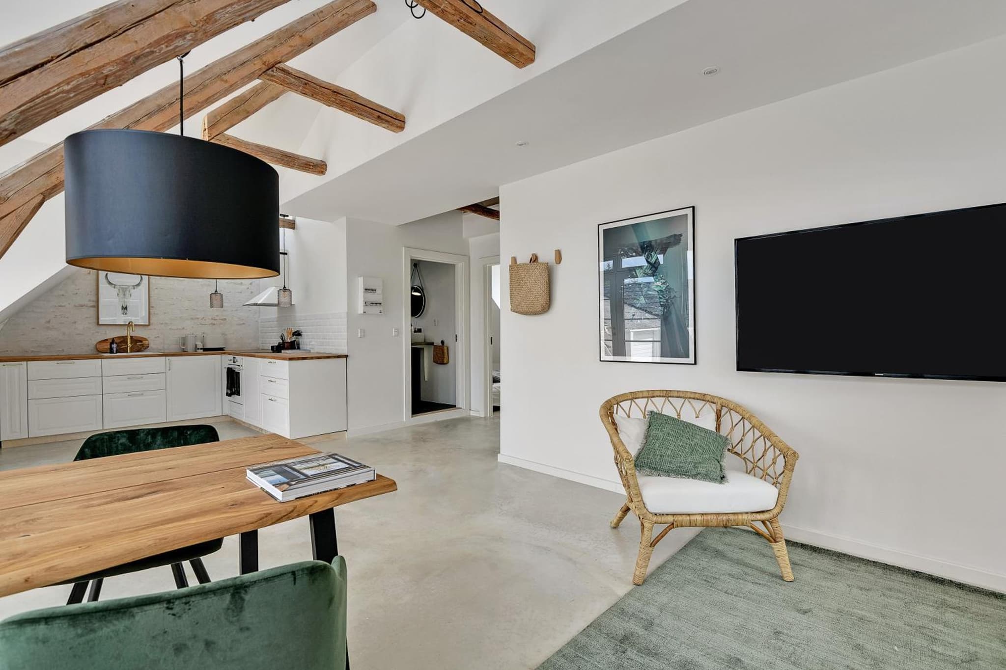 Sunny 1st floor apartment photo 4