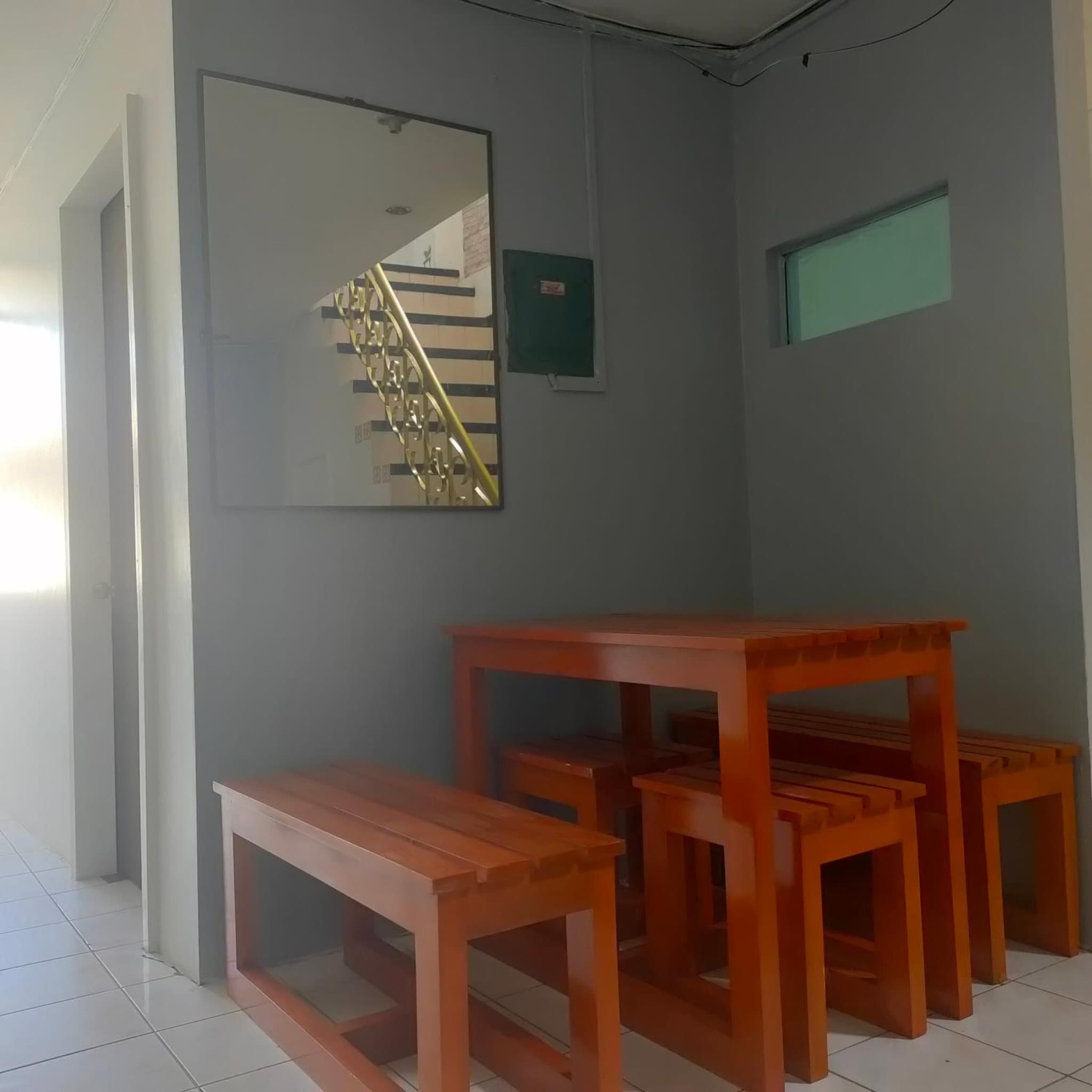 Pier La Casa Homestay Building photo 5