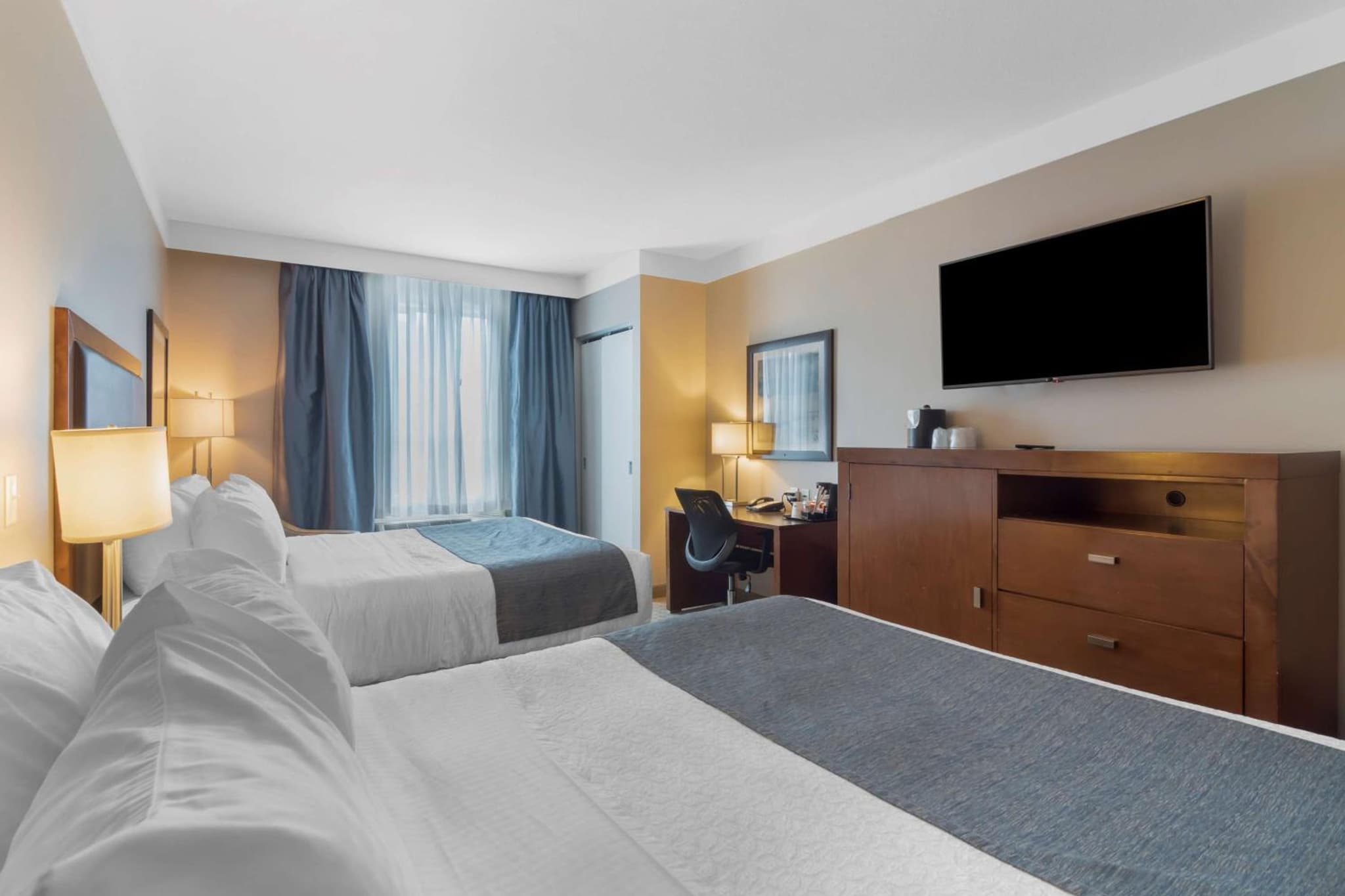 Best Western Plus Revelstoke photo 9