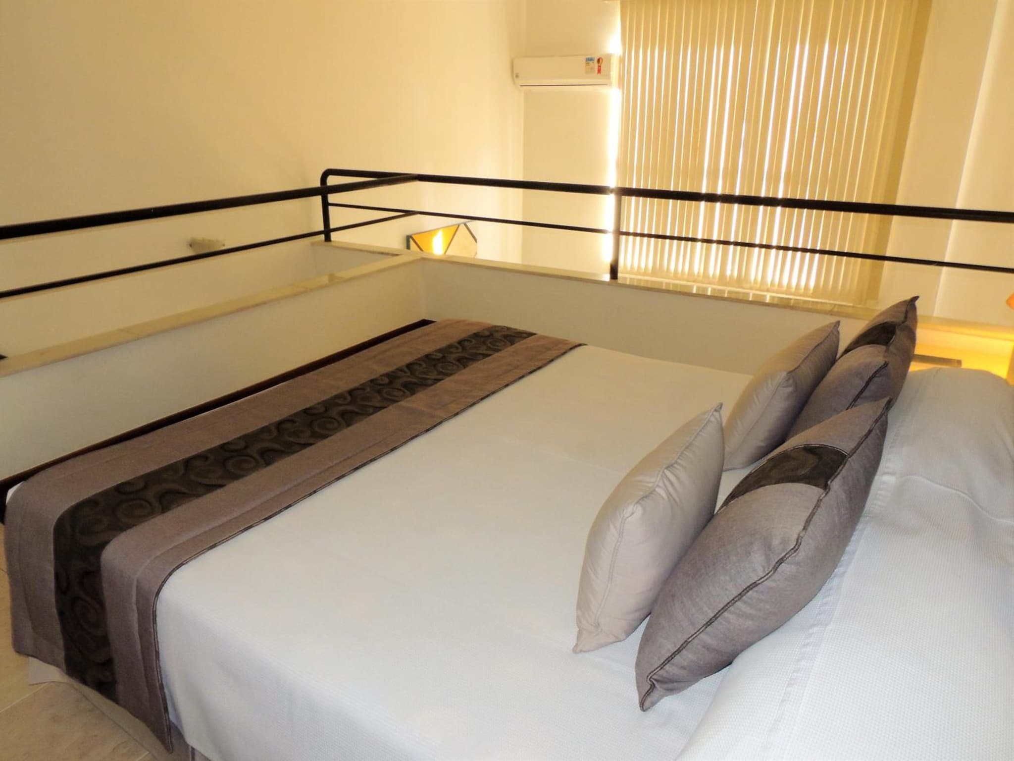 Mondrian Suite Hotel photo 8