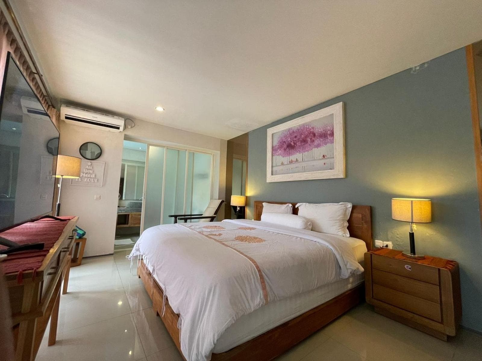 Modern Balinese Villa with Scenic View photo 8