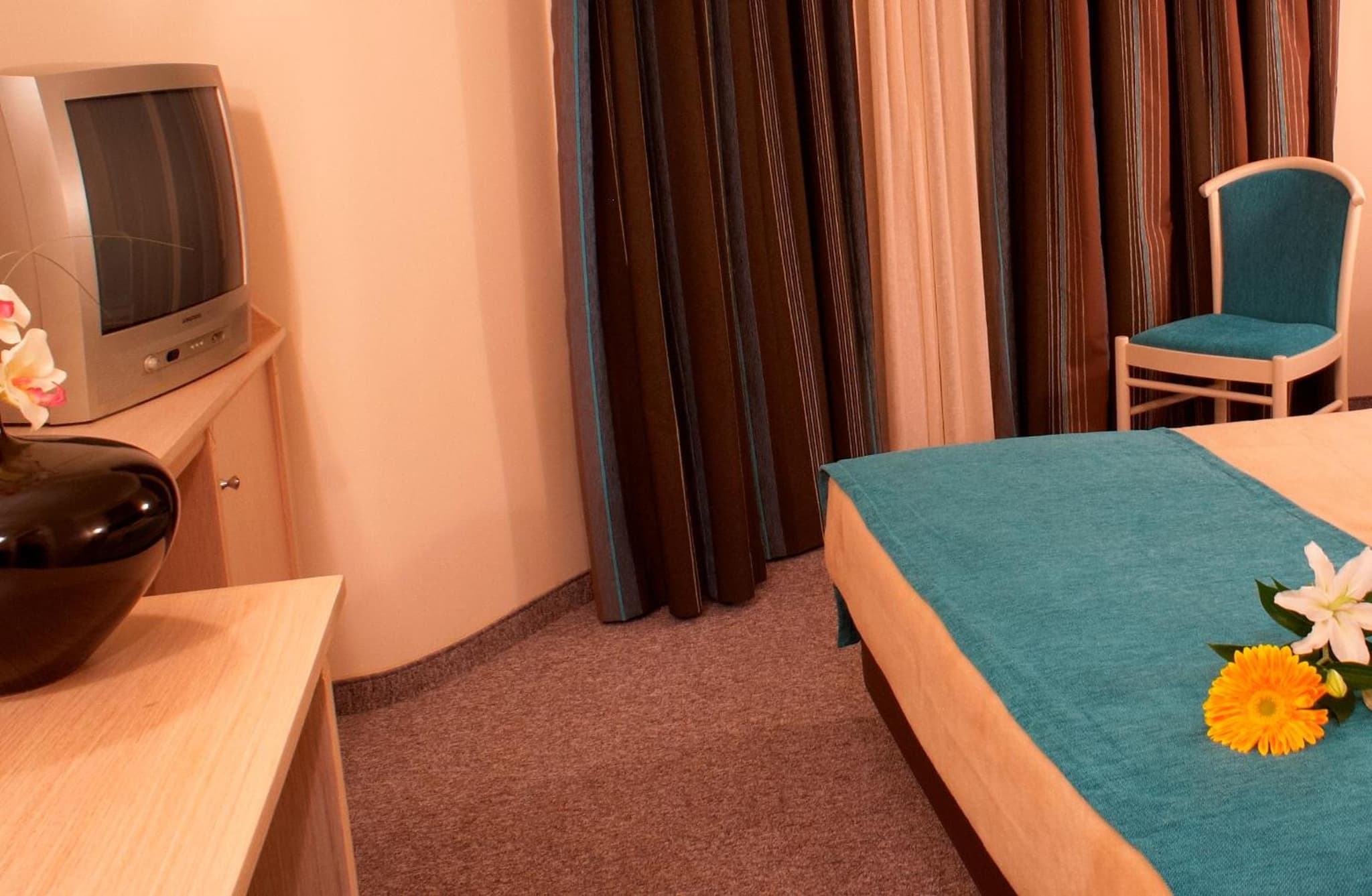 Iris Hotel photo 2