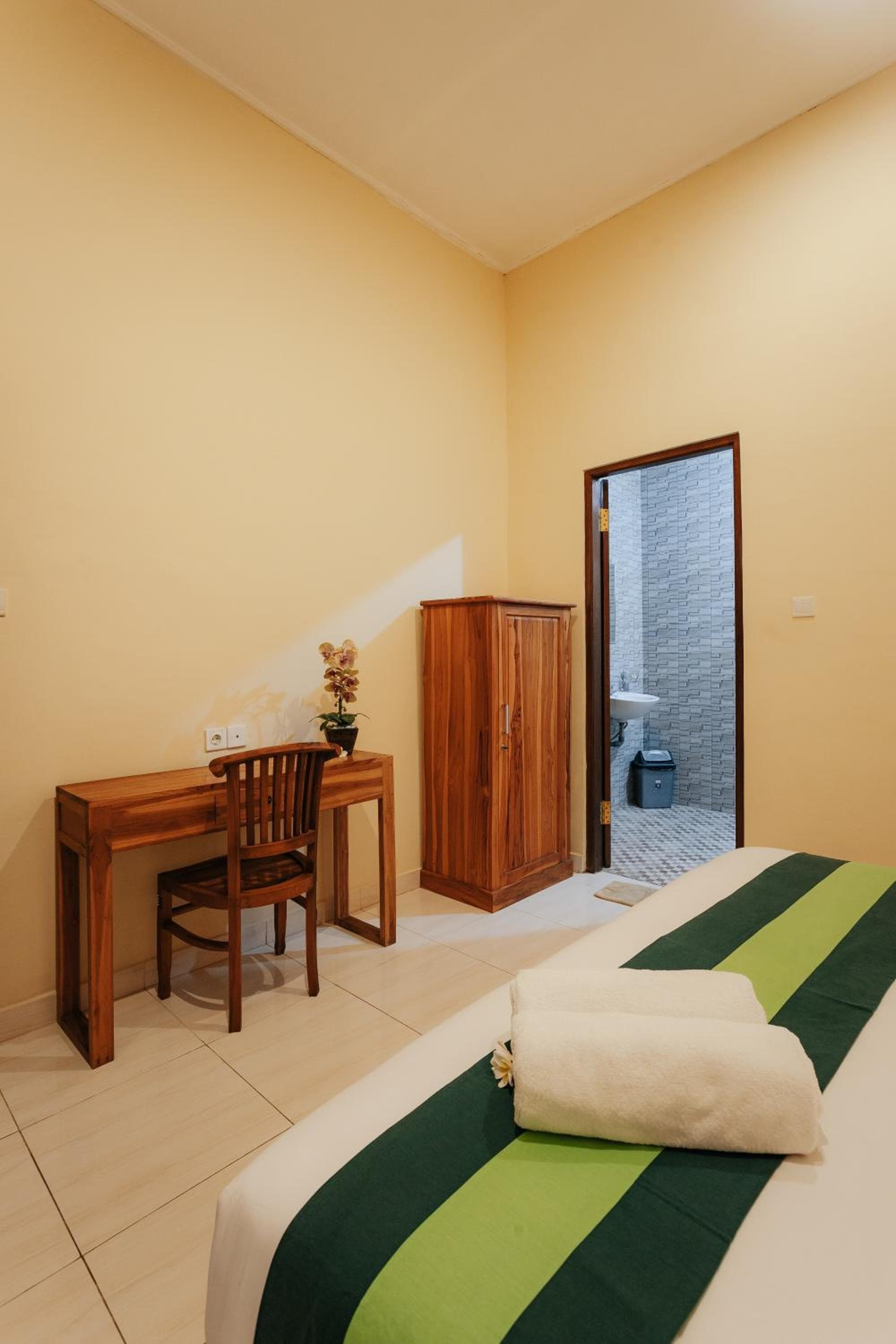 BUBU CANGGU Guesthouse photo 2