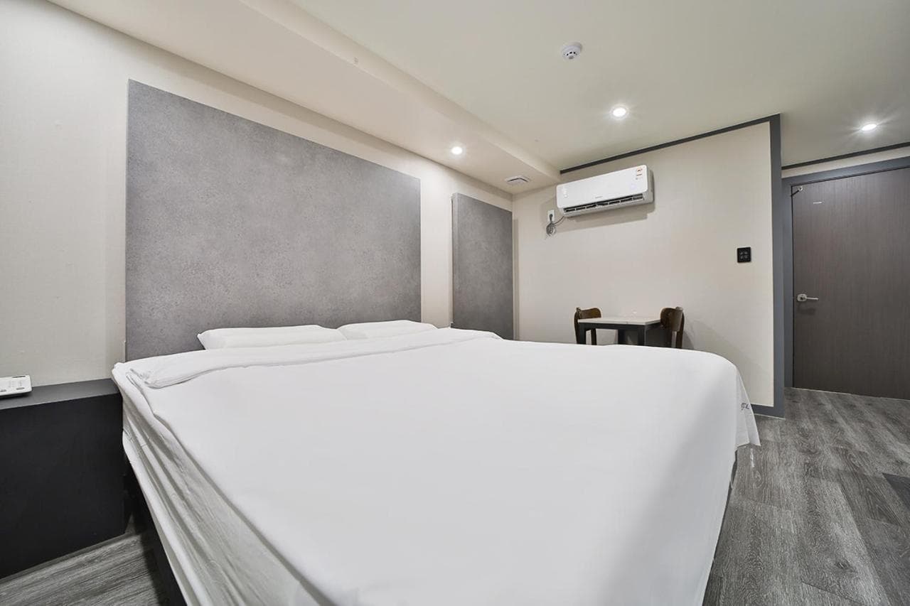 27 Hotel photo 8