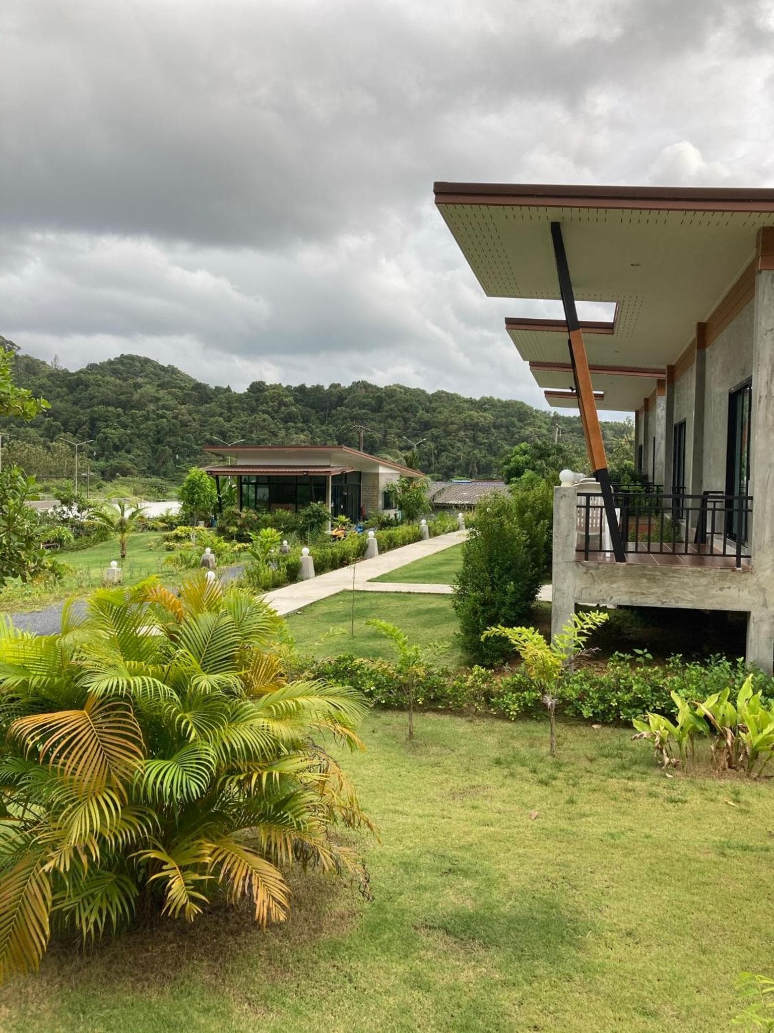 Serene Lanta Resort photo 2