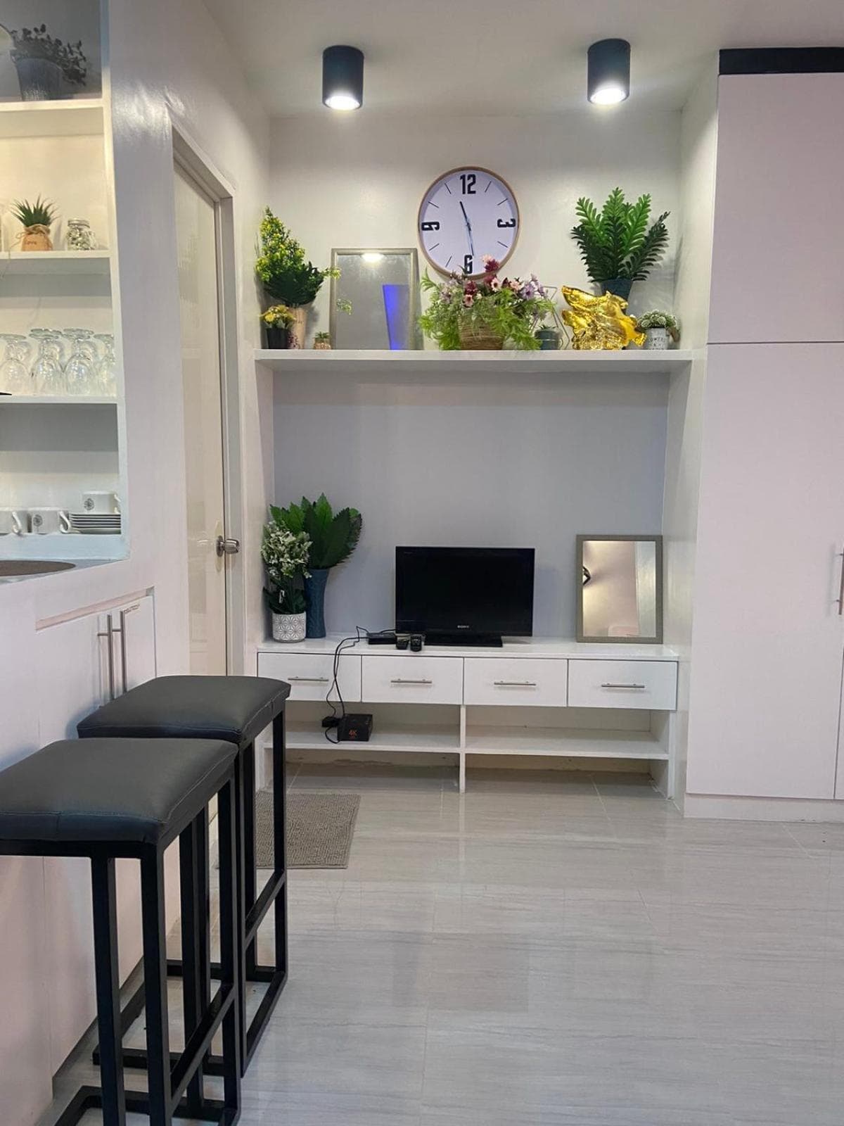 CG's place (modern condo in cdo) photo 5