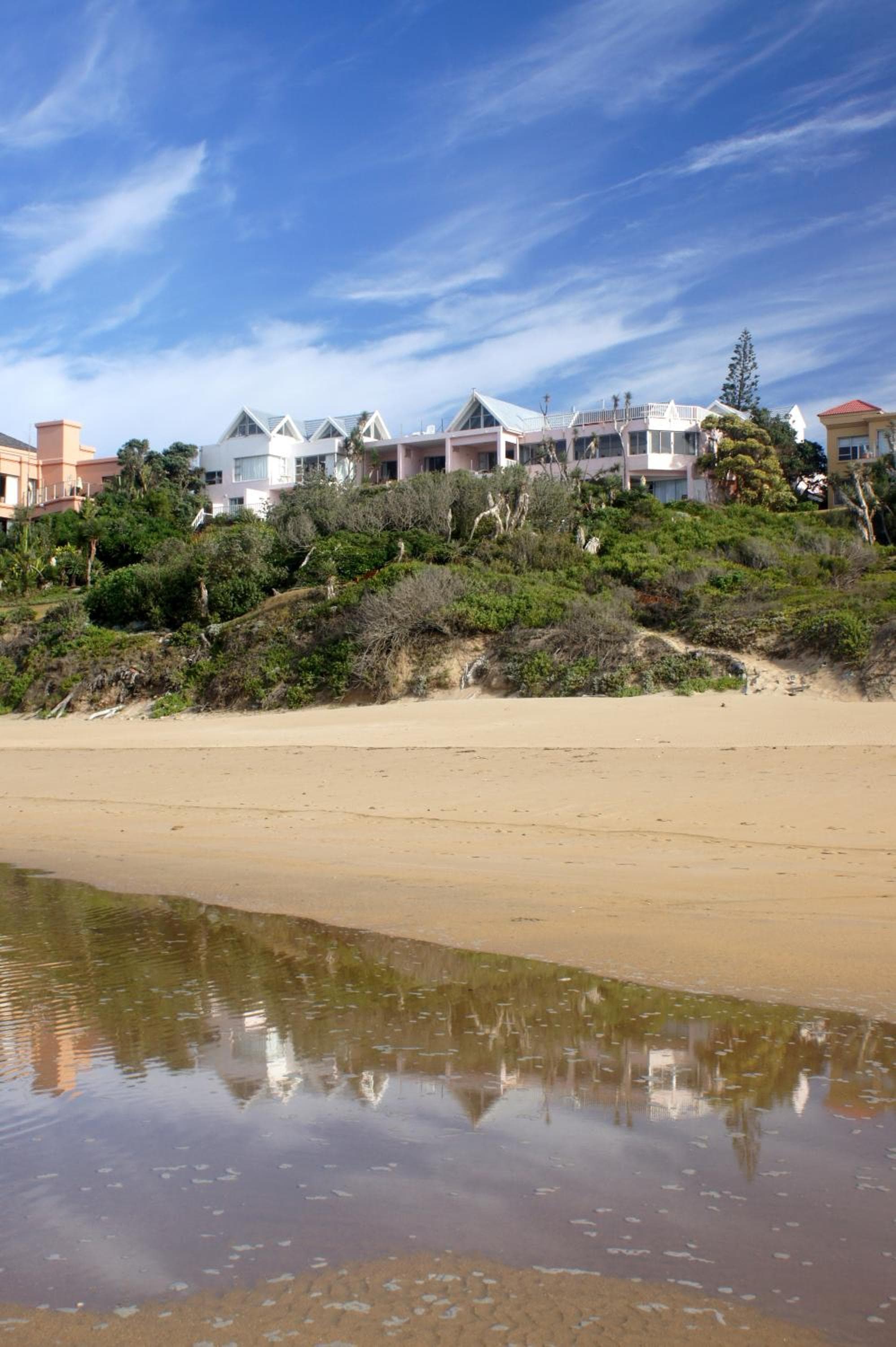 The Pink Lodge on The Beach photo 8