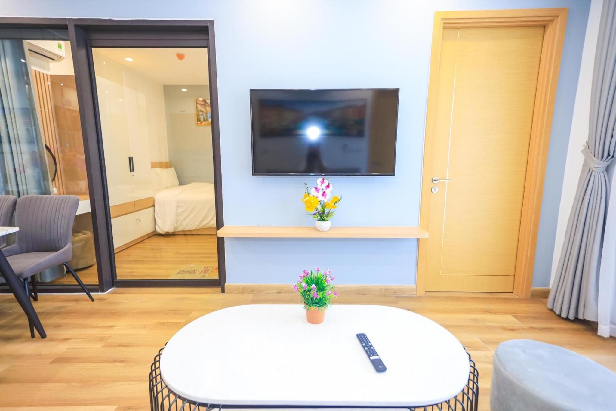 Căn hộ 2 phòng ngủ trực biển Quy Nhơn, TMS Pullman căn góc photo 2