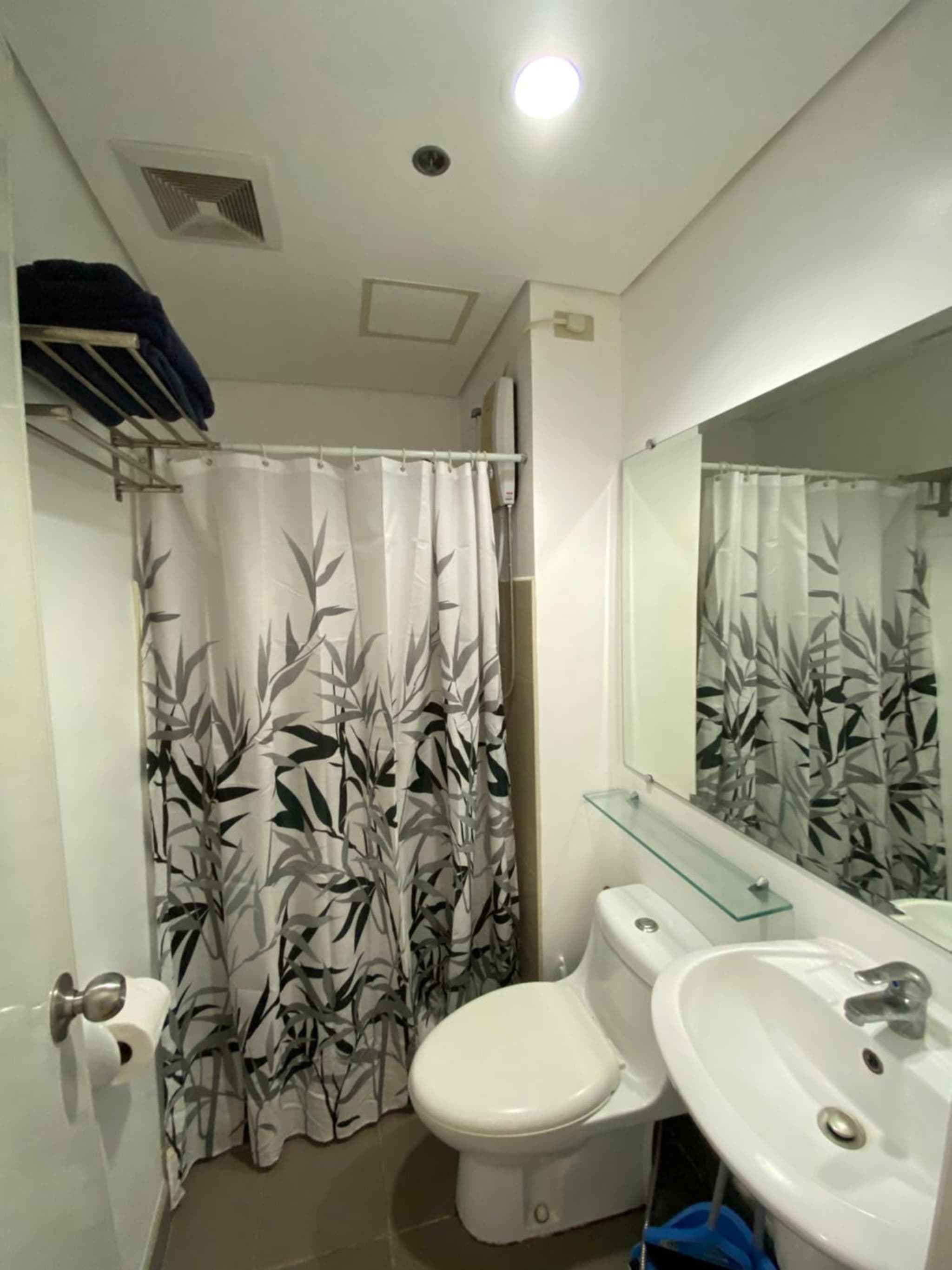 Compact Studio Unit @ Centrio Tower photo 8