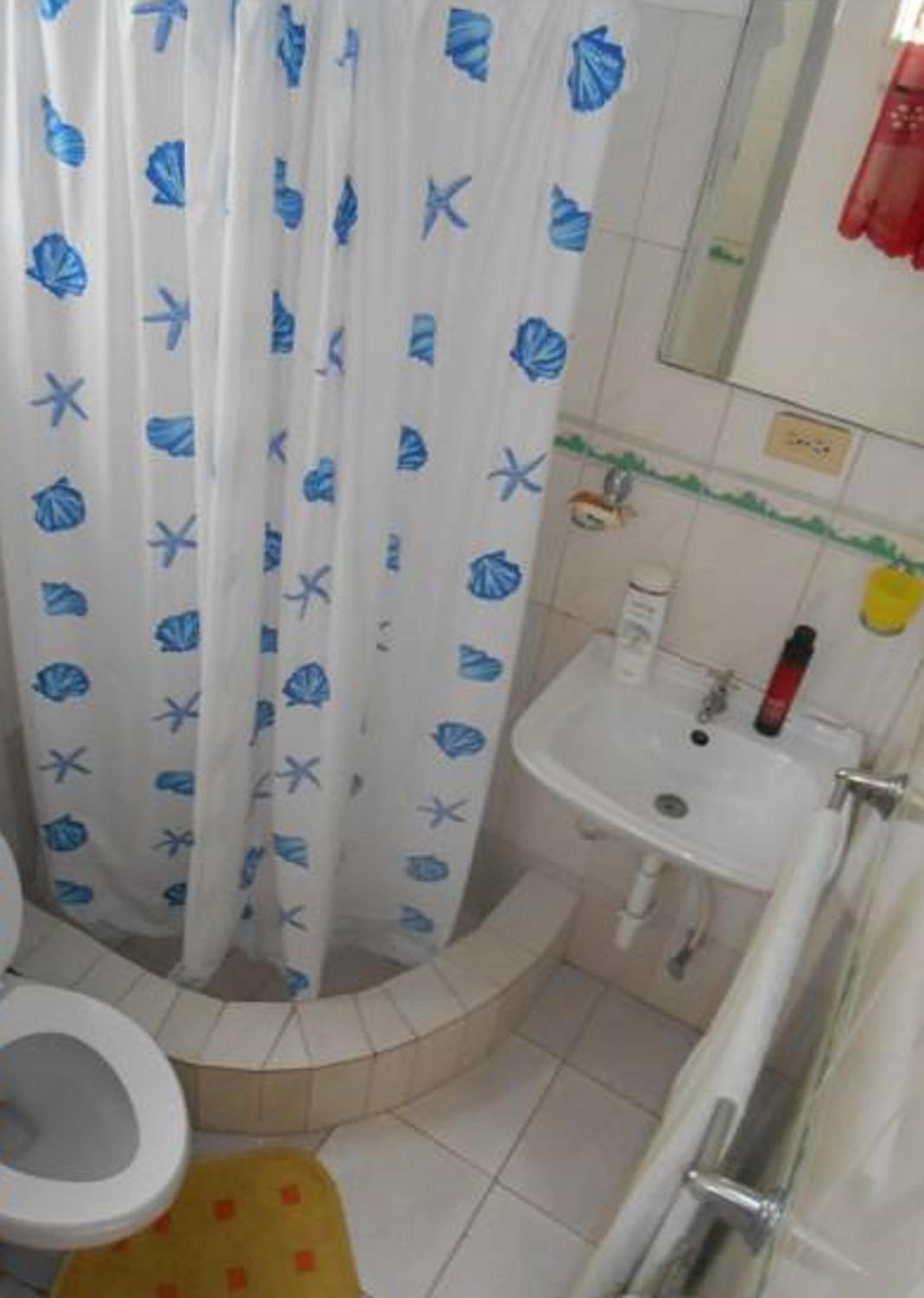 Lucy Rooms photo 5
