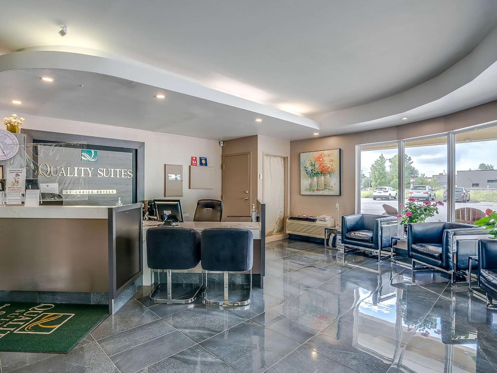 Quality Suites photo 5