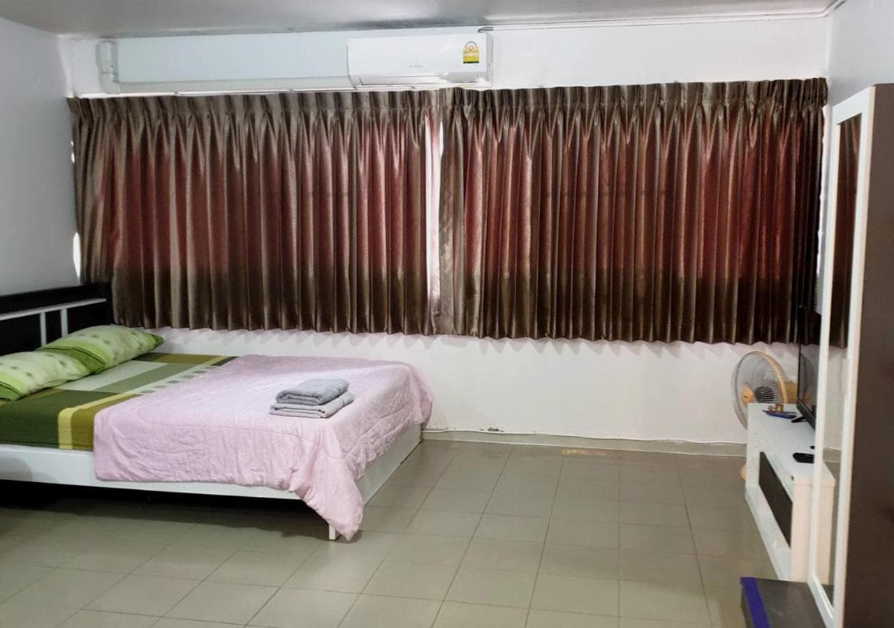 ห้องใหญ่-ห้องพักรายวัน เมืองทองธานี เรือนศรีตรัง photo 3