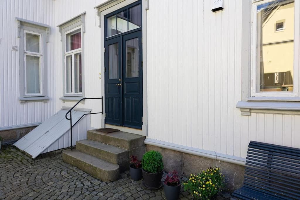 Large, quiet and centrally located apartment photo 4