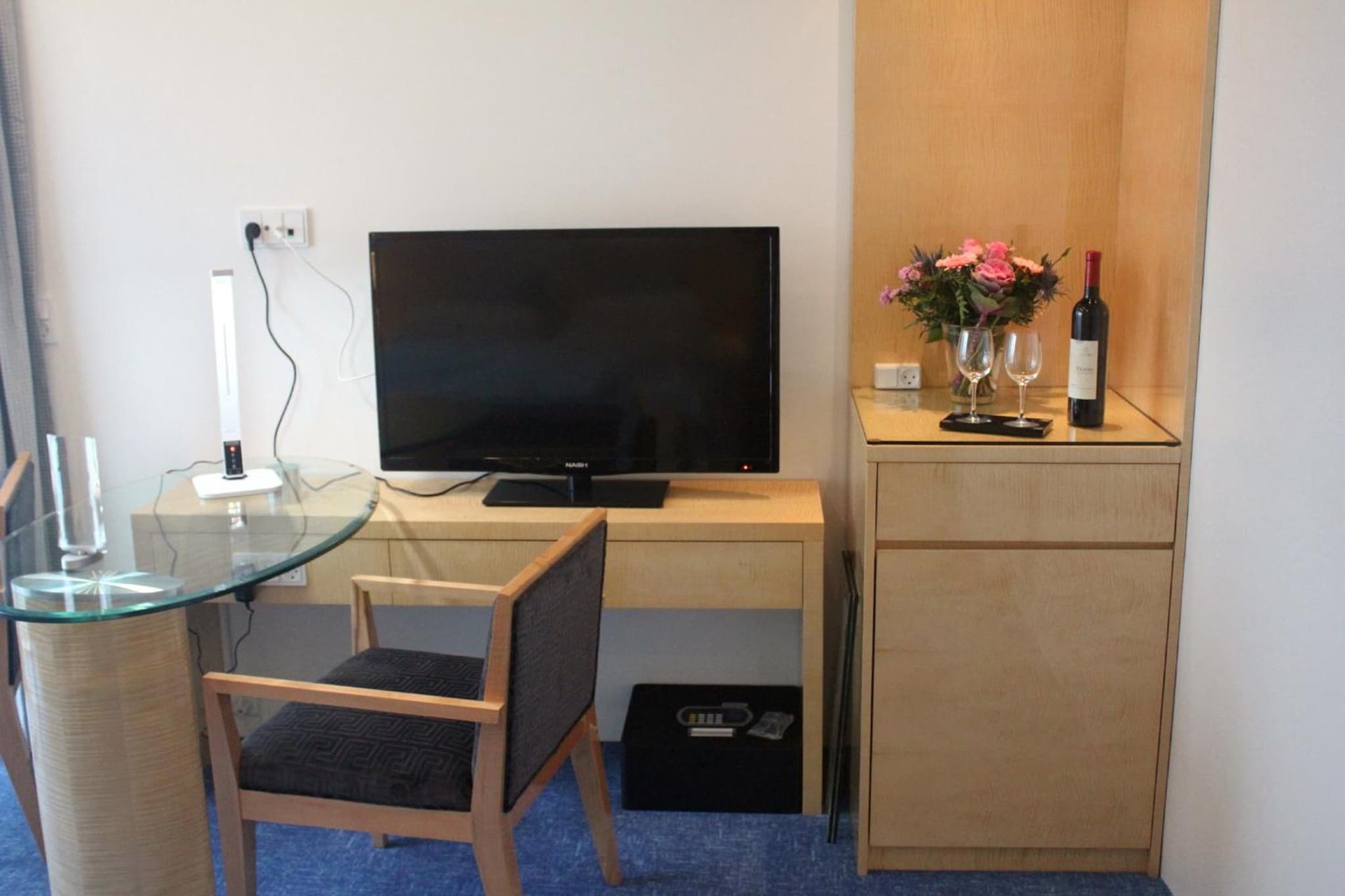 Seafront Hotel photo 4
