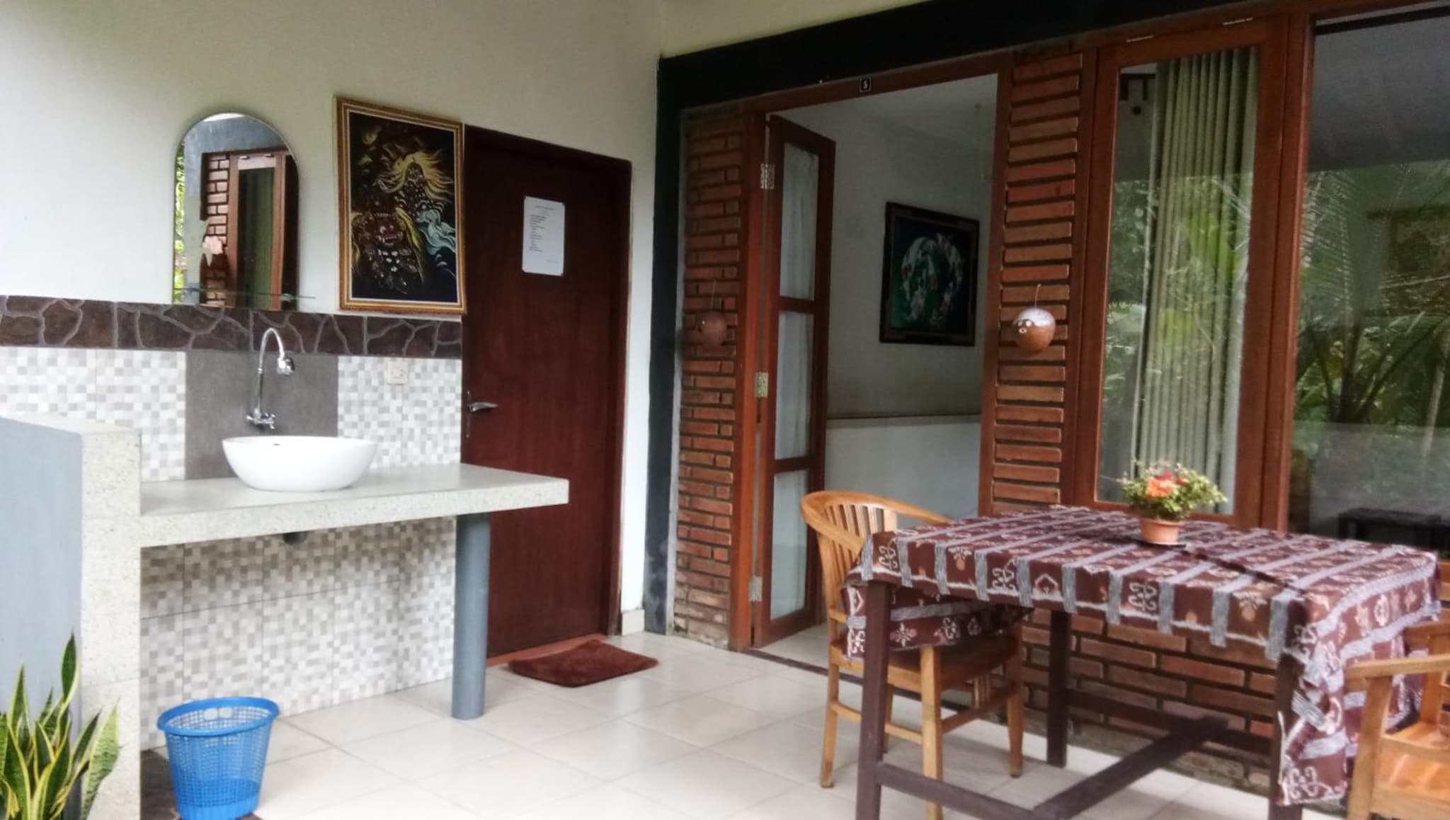 Khrisna Hs and Cottages photo 8
