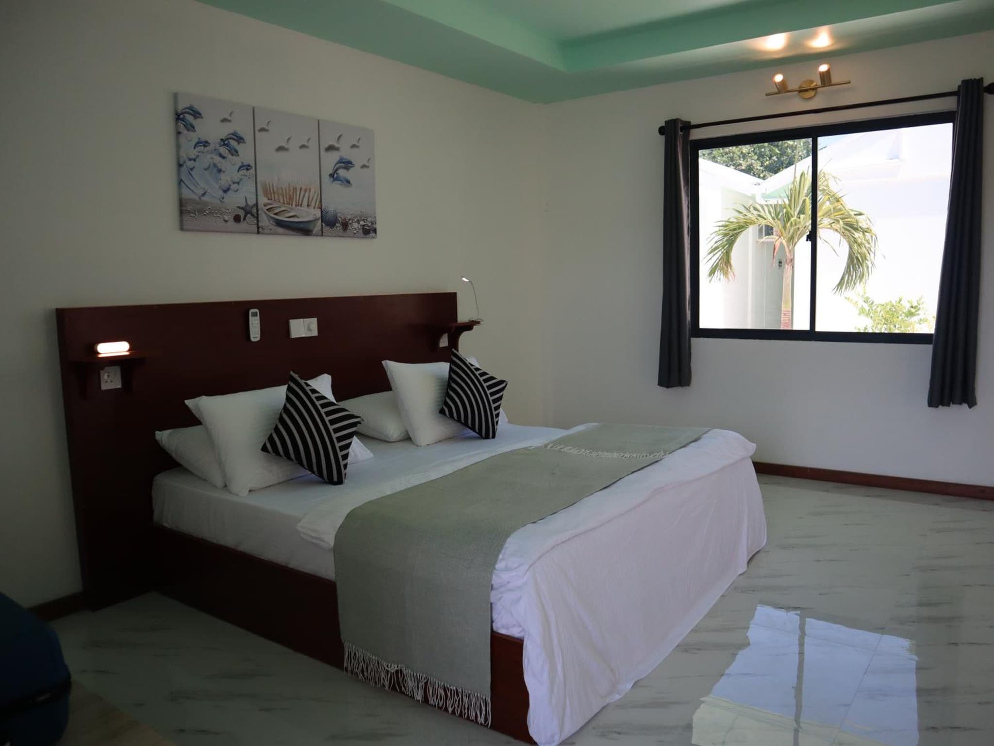 Clouds Beach Retreat Laamu Gan photo 2