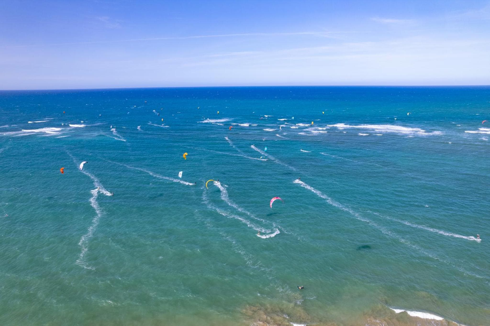 Oceanfront Kite Beach Studio with Pool and fast WiFi photo 4