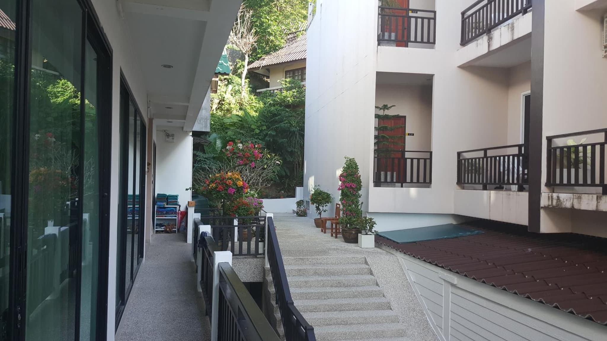 Kata Beachwalk Hotel and Bungalows photo 7