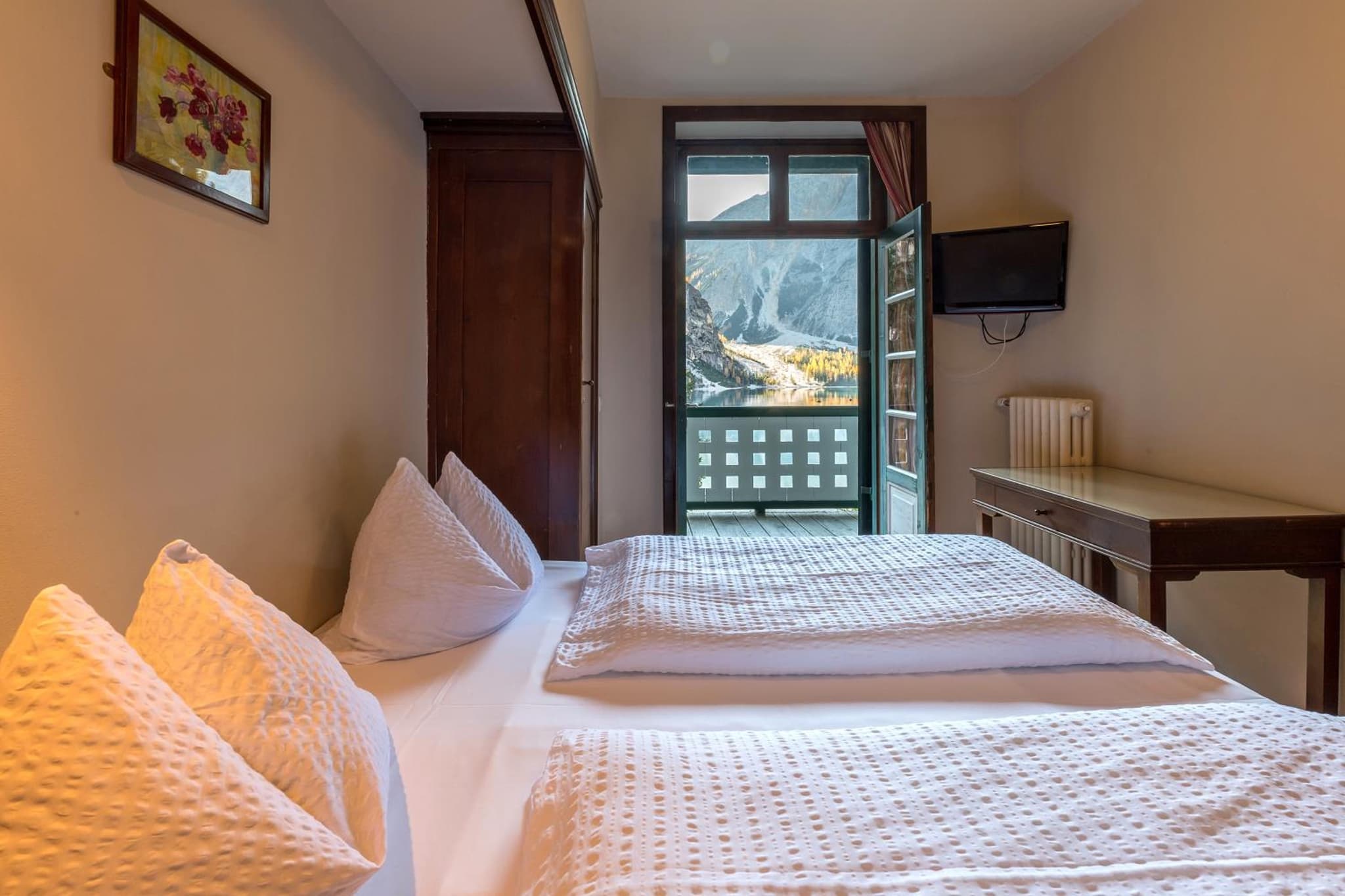 Hotel Lago di Braies photo 4
