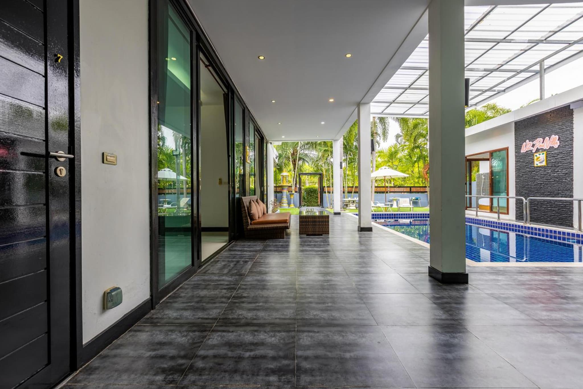 4 Bedroom Modern Pool Villa BL10 photo 4