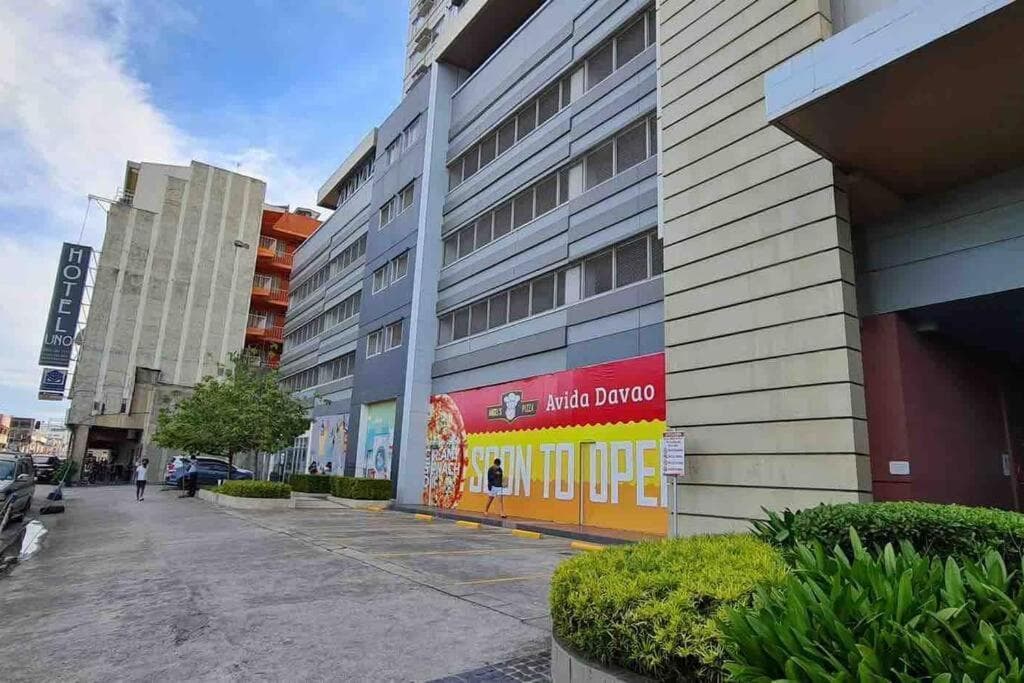 Downtown Avida Towers Condo photo 2