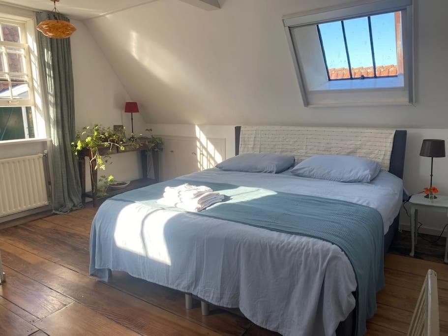 Characteristic two bedroom home photo 2