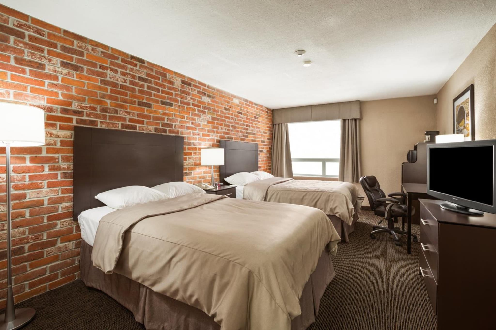 Super 8 by Wyndham Timmins ON photo 2